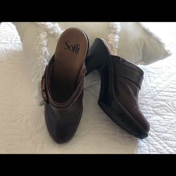 Clogs - Picture 3 of 4